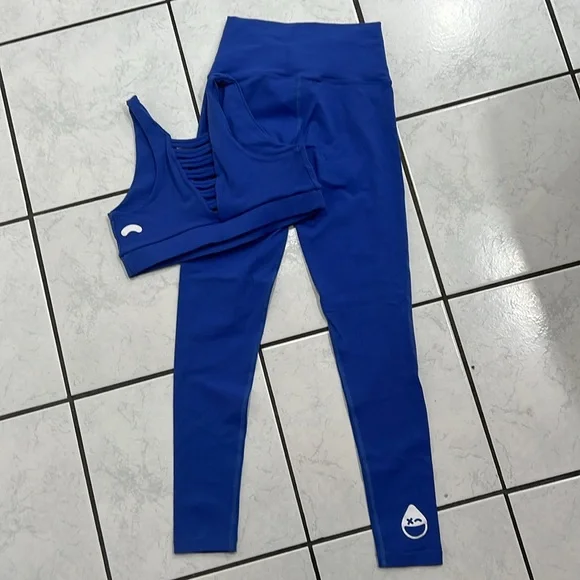 RUMBLE 2pc set - 925. Perfect condition. Top medium (runs small); legging small - Picture 3 of 3